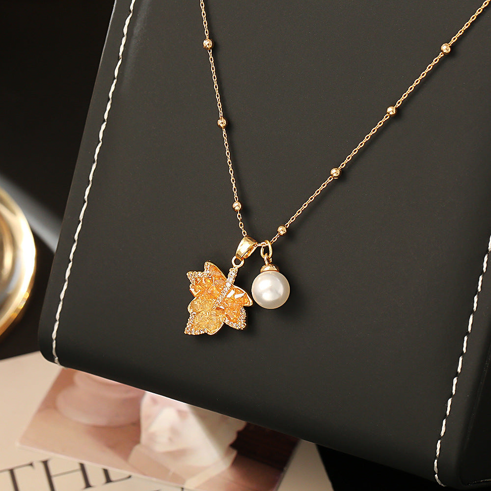 Retro Gradient Crystal Maple Leaf Pearl Necklace