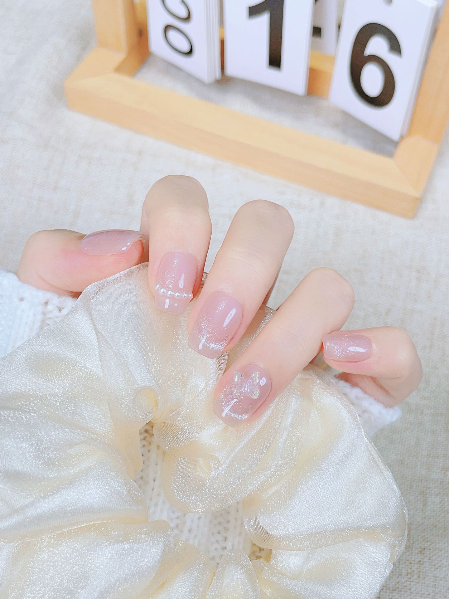 Short T Cat Eye Butterfly Removable Nail Patch Finished Product